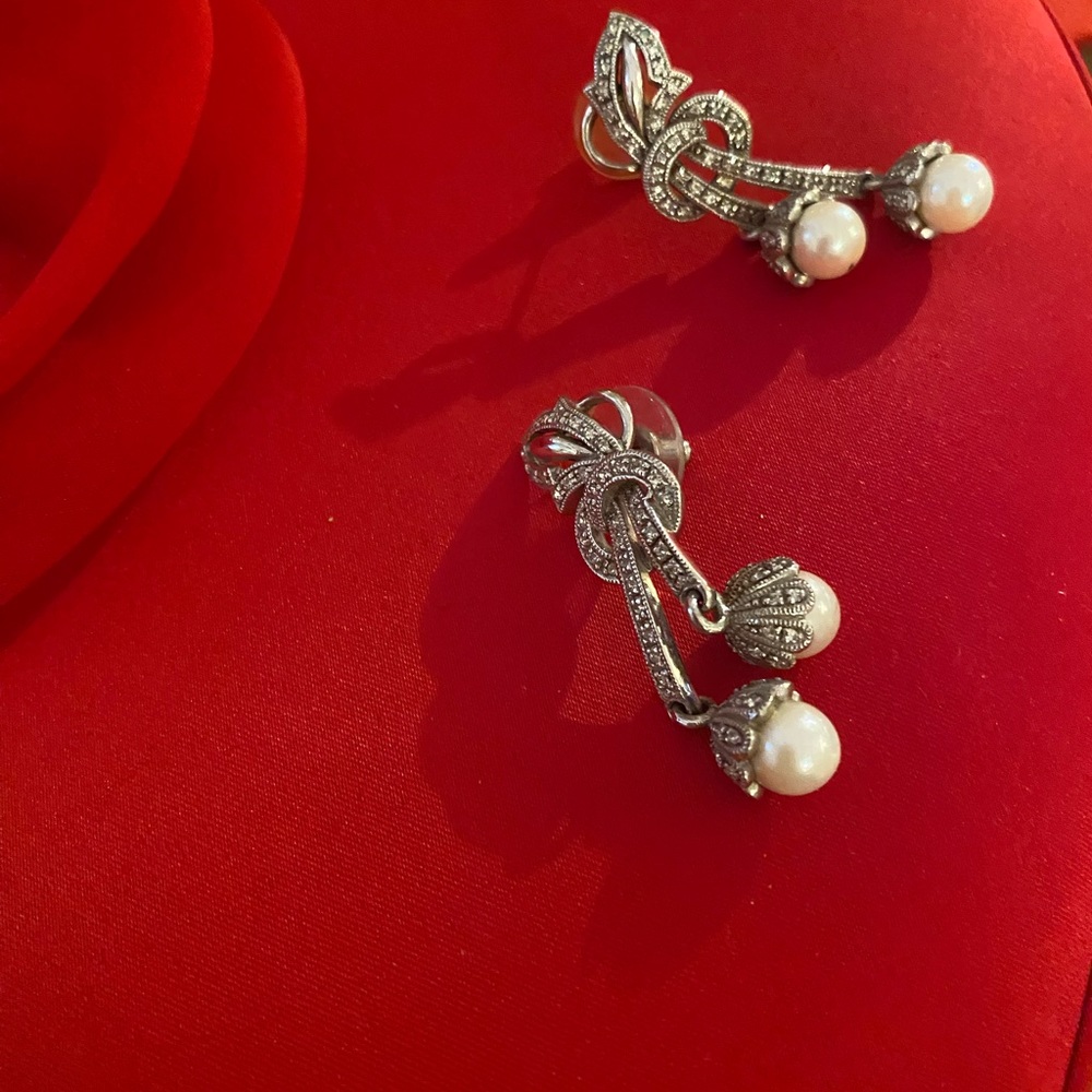 Sterling silver earrings with beautiful pearl drops vintage pierced❤️